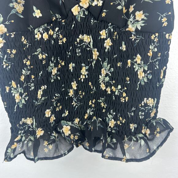 Active USA Womens V-Neck Smocked Ruffle Hem Black Floral Cropped Tank Top Small - Picture 3 of 8
